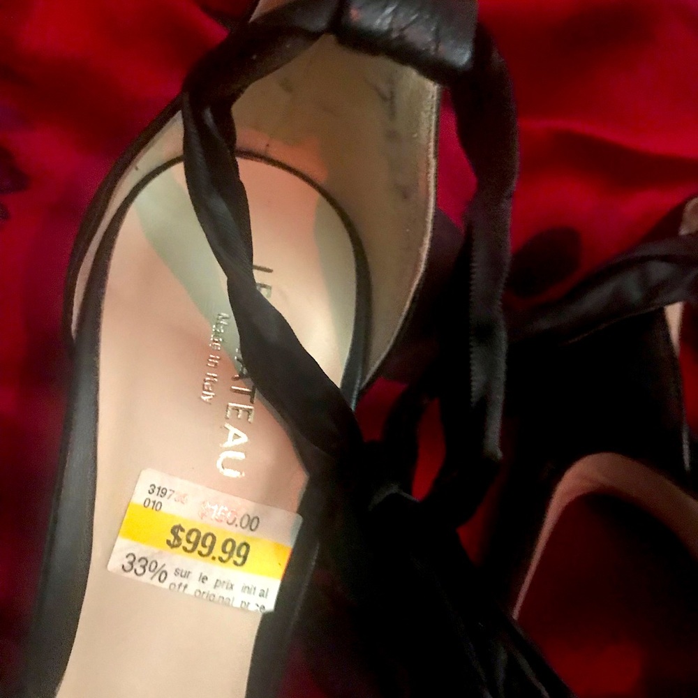 Beautiful high heels sandals black color confortable